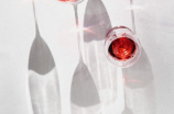 探秘葡萄美酒夜光杯：一件能喝酒，能发光，能变色的神奇杯子
